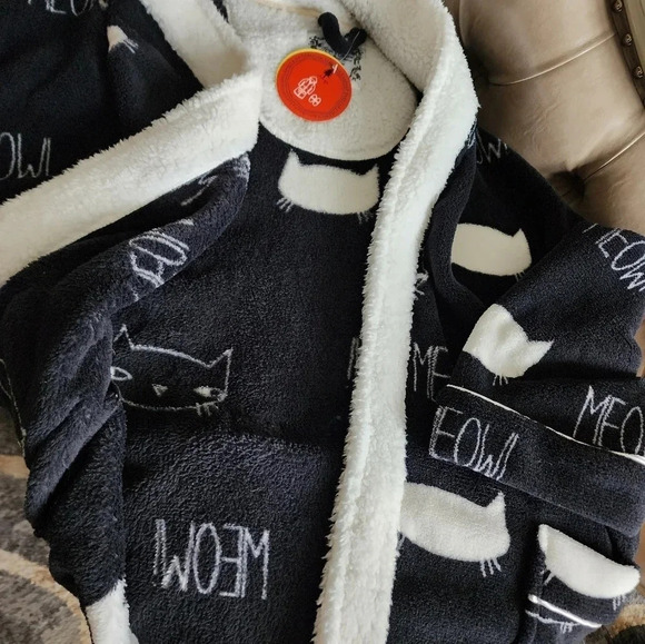 Girls Set Robe and Slippers Meow Black Cat size 6 9 XL - Picture 5 of 9